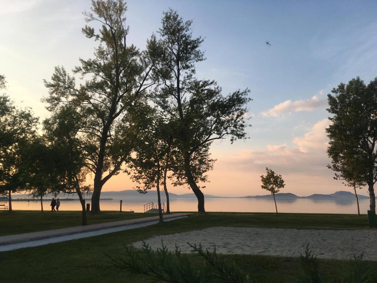 Balatoni Retro Villa Balatonfenyves Bagian luar foto