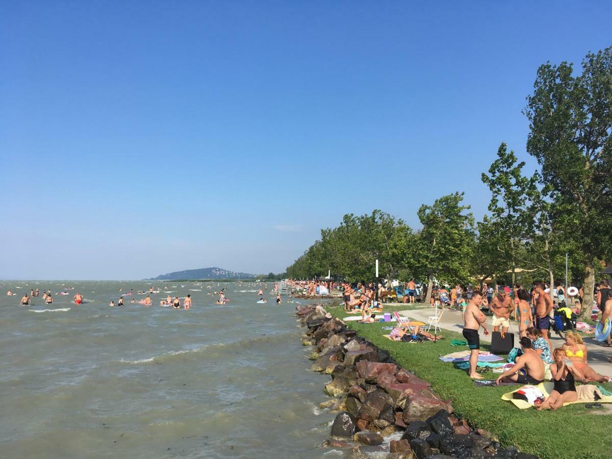 Balatoni Retro Villa Balatonfenyves Bagian luar foto
